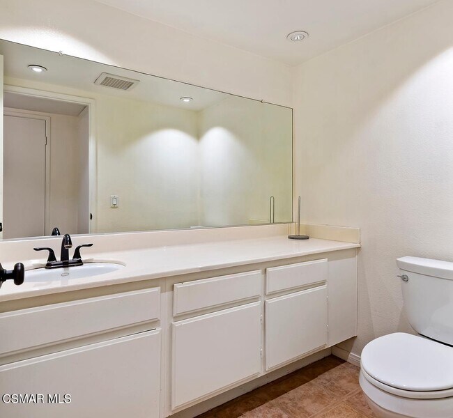 Building Photo - 959 Via Colinas