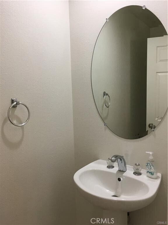 Building Photo - 33810 Willow Haven Ln