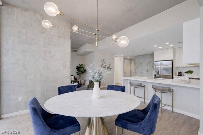 Building Photo - 353 E Bonneville Ave