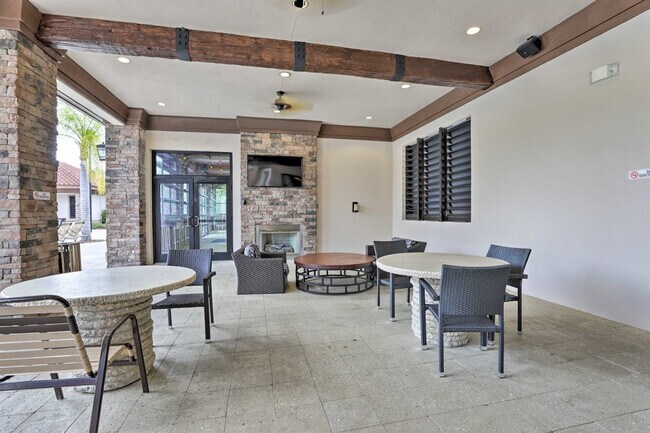 Building Photo - 6079 Broad Oak Dr