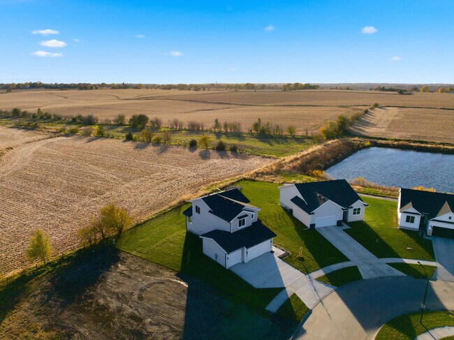 Building Photo - 526 43rd St SW