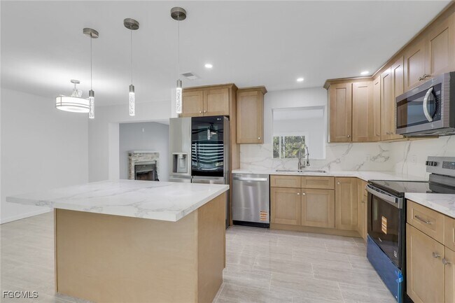 Building Photo - 1653 S Fountainhead Rd