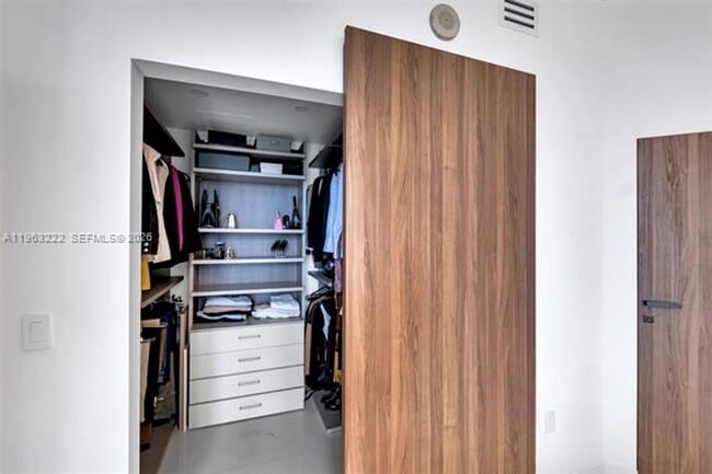 Building Photo - 350 S Miami Ave