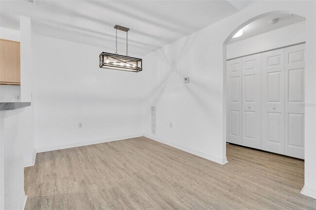 Building Photo - 7411 Vista Way