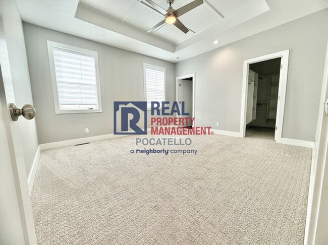 Building Photo - Beautiful Brand New 6 bedroom 3.5 bahtroom...