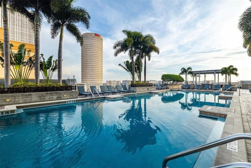 Building Photo - 777 N Ashley Dr