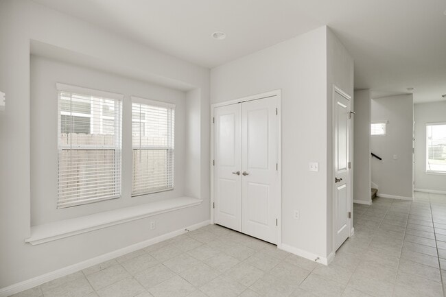 Building Photo - 9706 Whisper Willow Blvd