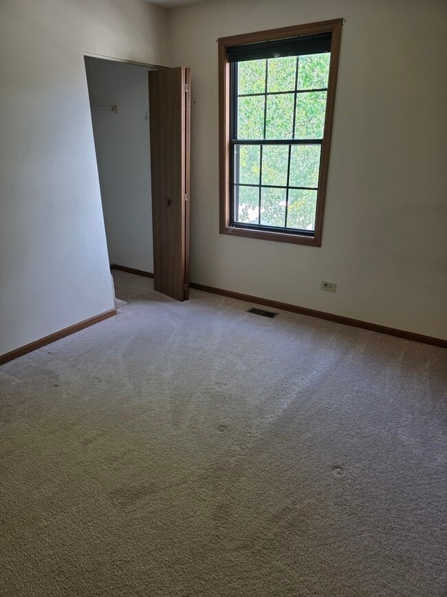 Building Photo - 4601 Olmstead Dr