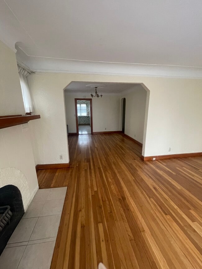 Building Photo - 15111 Winthrop St