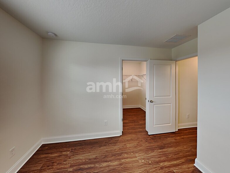 Building Photo - 2126 Saffron Walden Dr