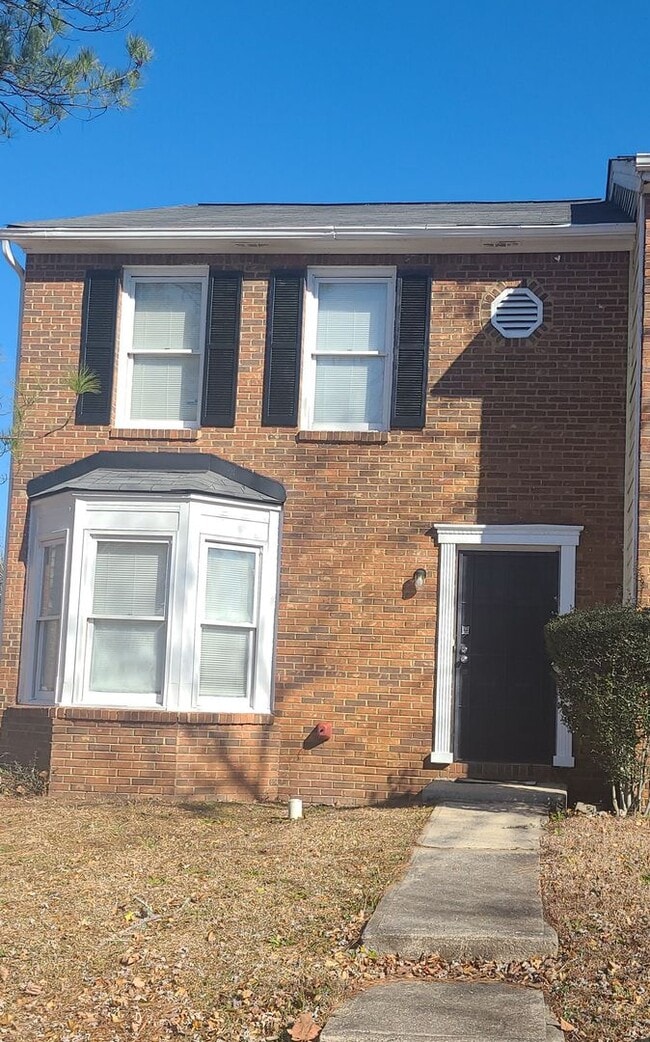 Building Photo - Welcome Home to Comfort and Convenience!
