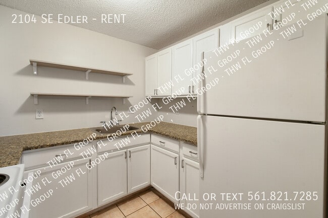 Building Photo - 2104 SE Edler Dr