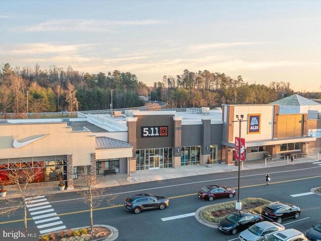 Building Photo - 4542 Superior Square