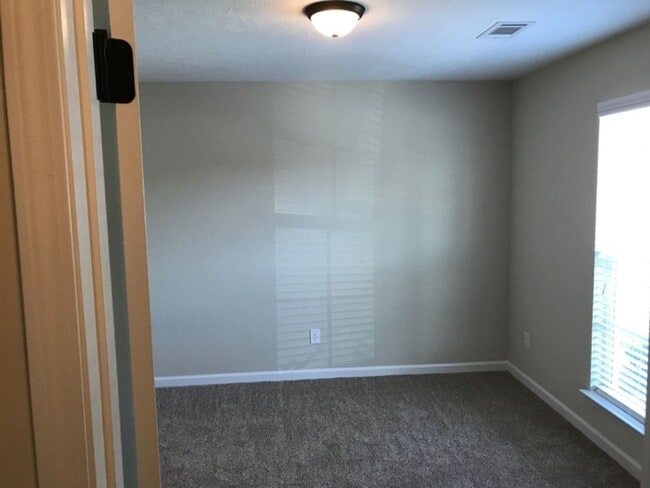 Building Photo - 163 Yucca Ct