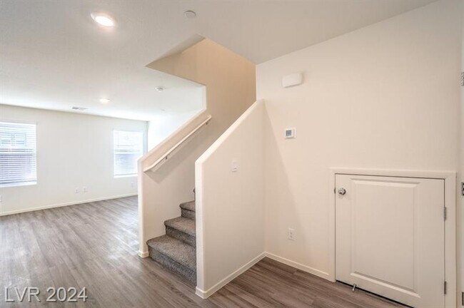 Building Photo - 4423 Honey Hls Ave