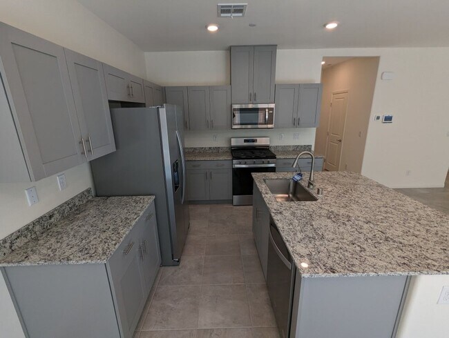 Building Photo - 10947 Cheshire Wds Ave