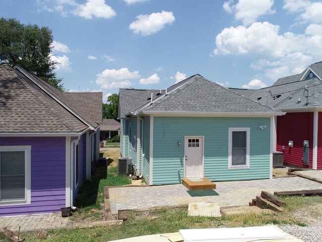Building Photo - 1616 Forest Ave