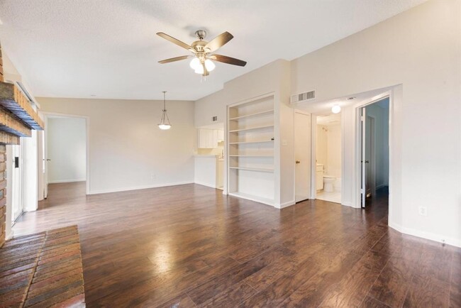 Building Photo - 10555 Turtlewood Ct