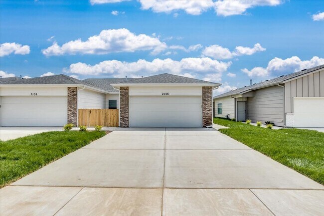 Building Photo - 15408 W Josephine Ct