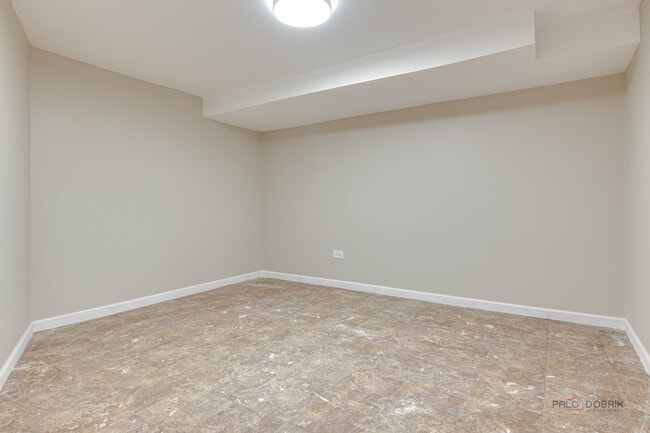 Building Photo - 4021 W Estes Ave