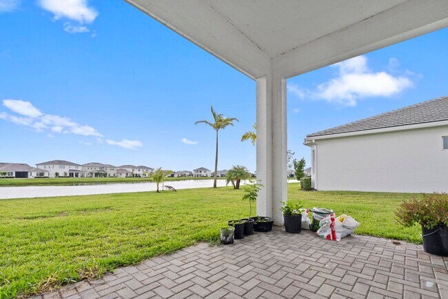 Building Photo - 15134 Cameo Ct