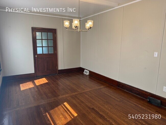 Building Photo - 1729 Moorman Ave NW