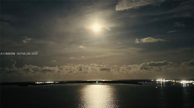 Building Photo - 800 Claughton Island Dr