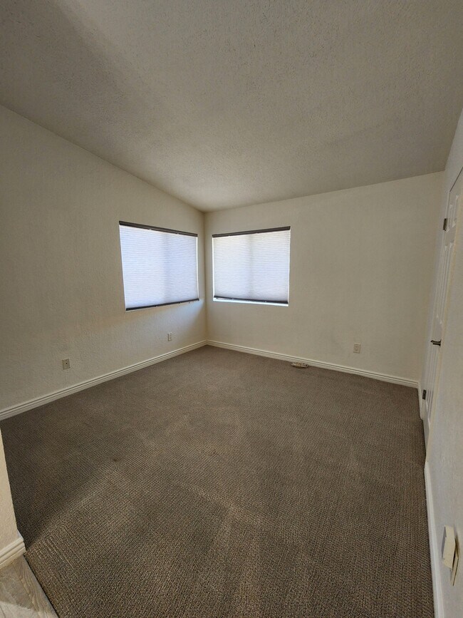 Building Photo - 78650 Ave 42 Ave