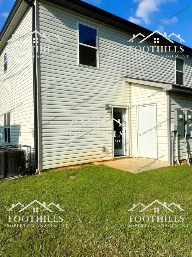 Building Photo - 104 David St