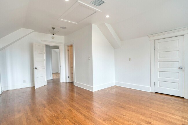 Building Photo - FALL IN LOVE with Craftsman Style Living!