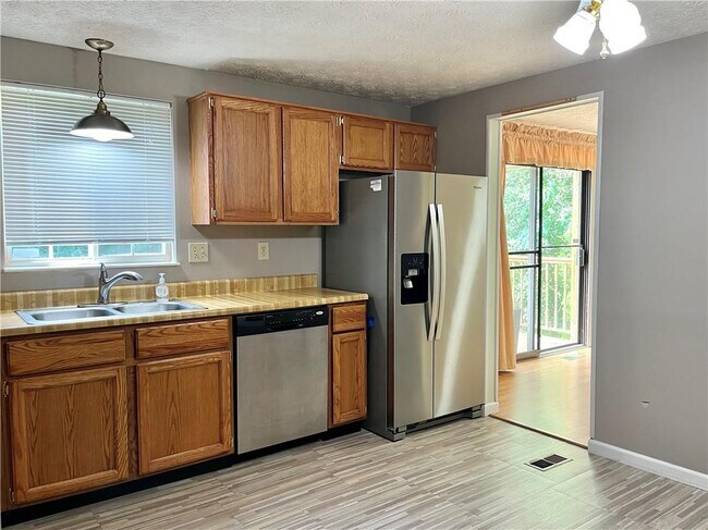 Building Photo - 6775 Windfaire Dr