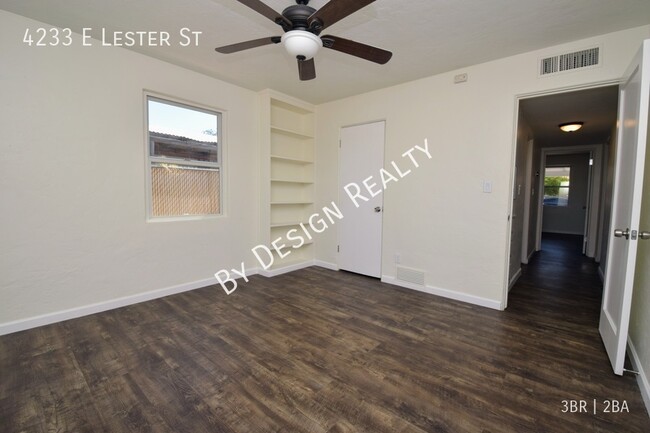 Building Photo - 4233 E Lester St
