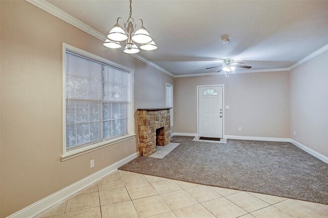 Building Photo - 315 W Saulnier St