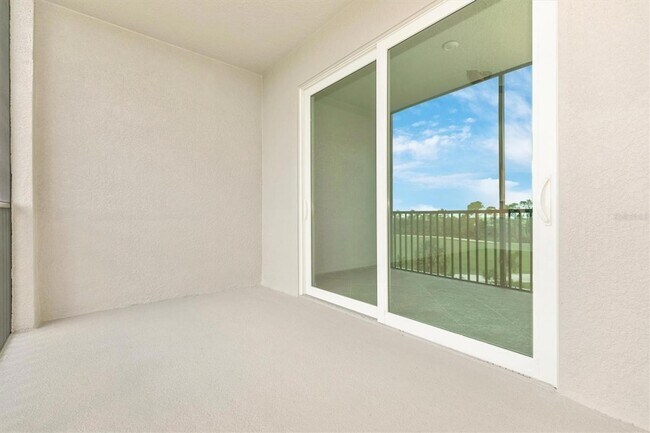 Building Photo - 12320 Wellen Golf St