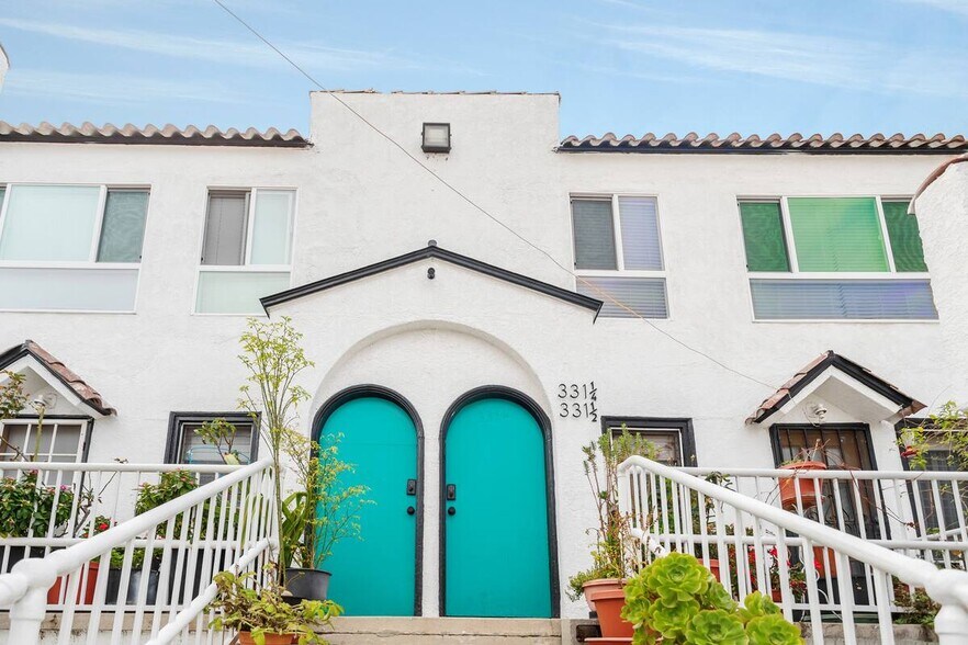 Building Photo - 331 1/2 N Alexandria Ave