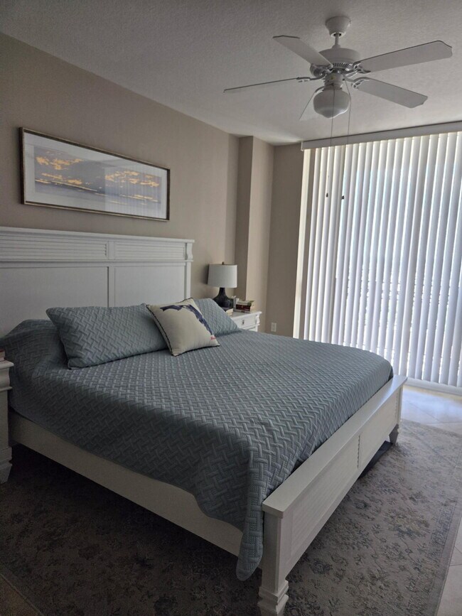 Building Photo - 550 Okeechobee Blvd