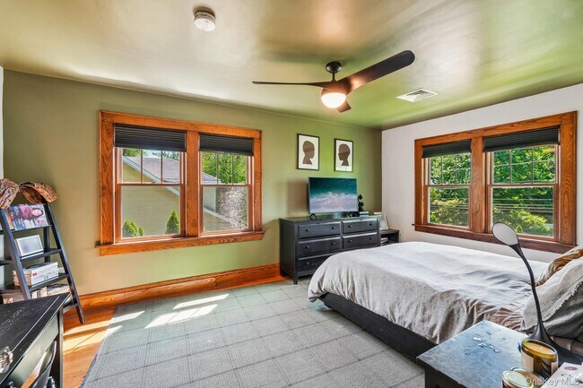 Building Photo - 281 Piermont Ave