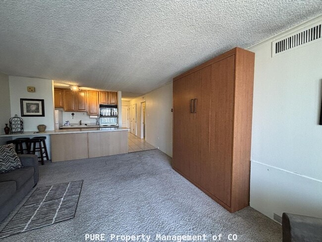 Building Photo - Large furnished studio apartment!