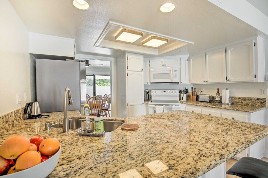 Building Photo - 6908 Peachtree Rd