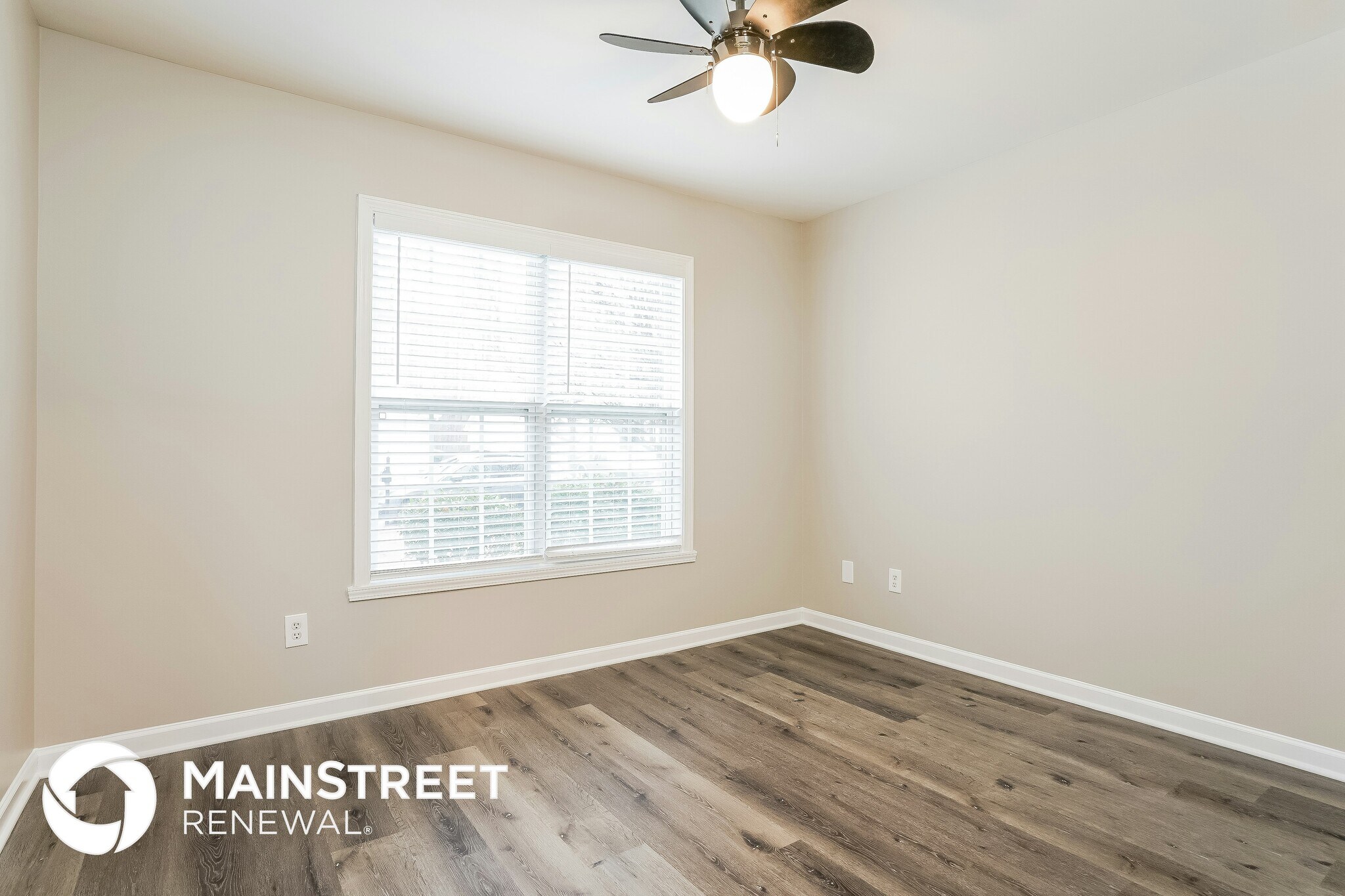 Building Photo - 3915 Bluestem Dr
