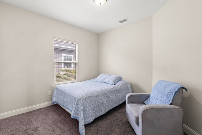 Building Photo - 13785 Behring Ave