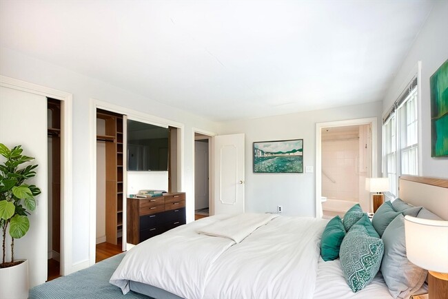 Building Photo - 45 Old Pasture Rd