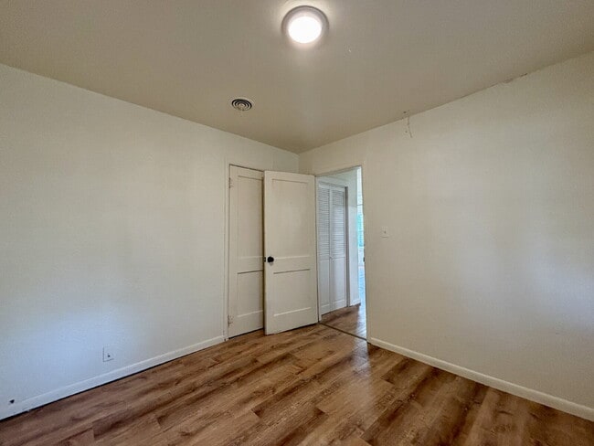 Building Photo - 312 N Atlanta St