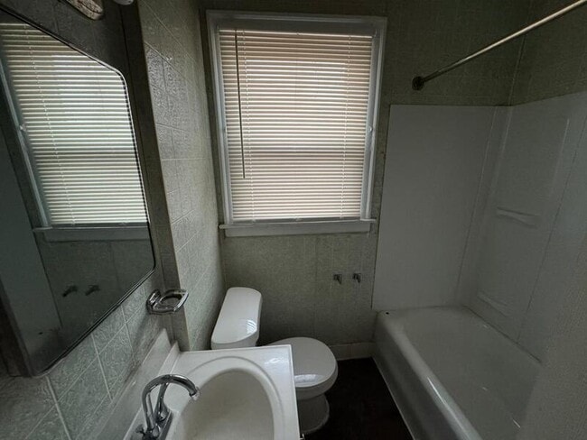 Building Photo - 14834 Sussex St