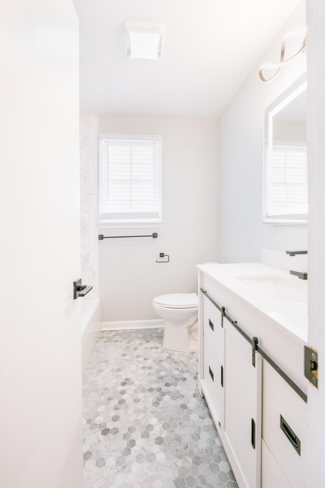 Building Photo - 9 Berkley Pl