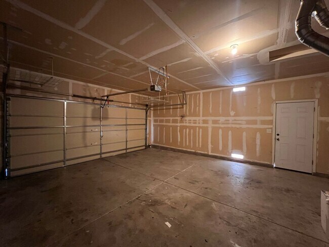 Building Photo - 3 bedroom Fernley home in Donner Trails, F...
