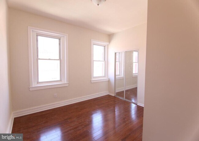 Building Photo - 1530 Fontain St
