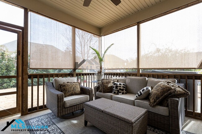 Building Photo - 913 Beech Glen Dr