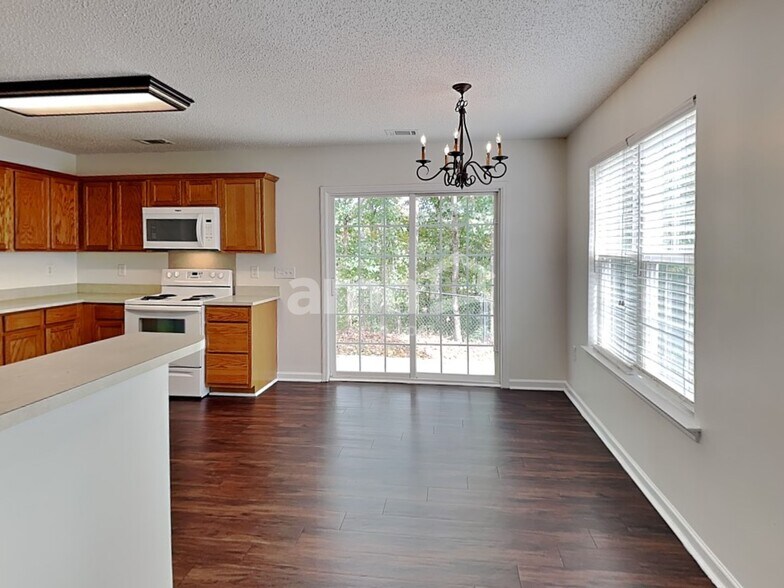 Building Photo - 155 Mott Rd