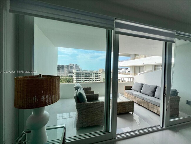 Building Photo - 155 Ocean Ln Dr